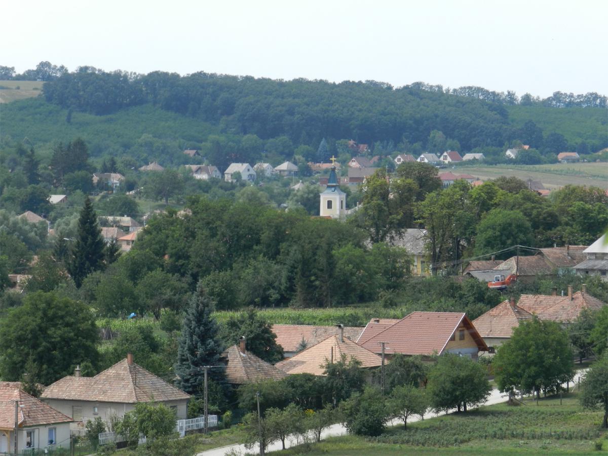 Huszár Tanya Villa Kesze Esterno foto